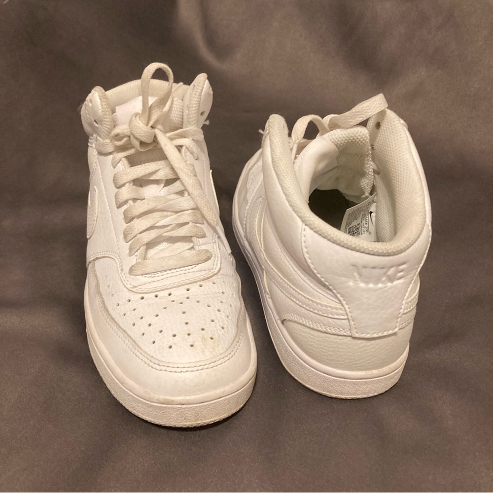 Nike shoes - Picture 4 of 9
